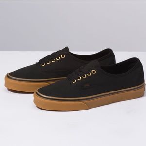 NIB Men’s Vans Black/Gold Gum Sole Shoes Size 10.5